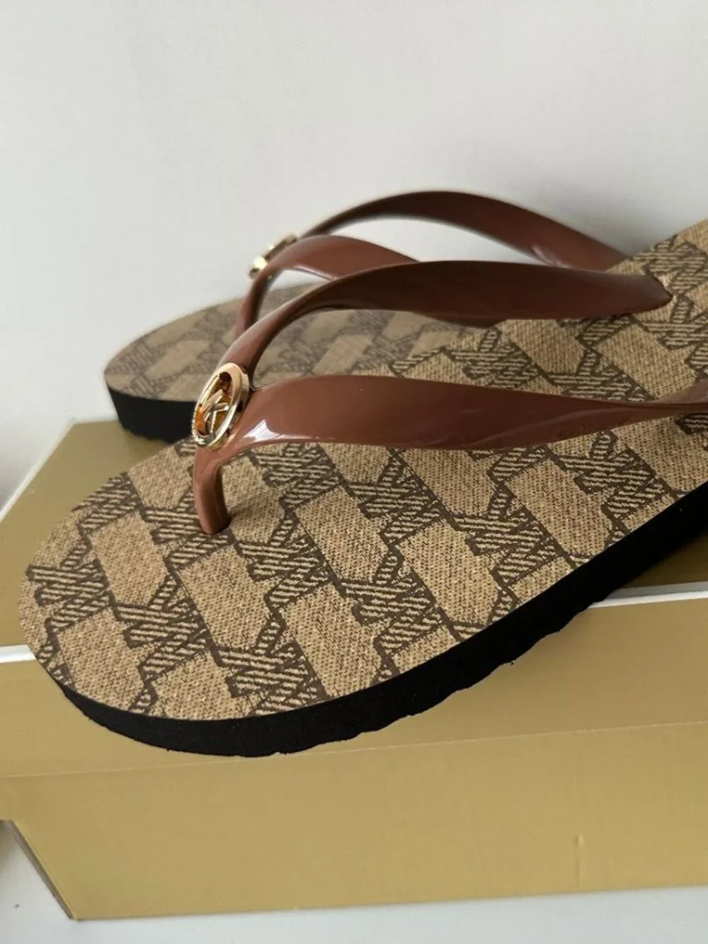 NIB MICHAEL KORS LOGO ALLOVER FLIP FLOPS NEW COLORS FROM 2026 Size 9 & 10